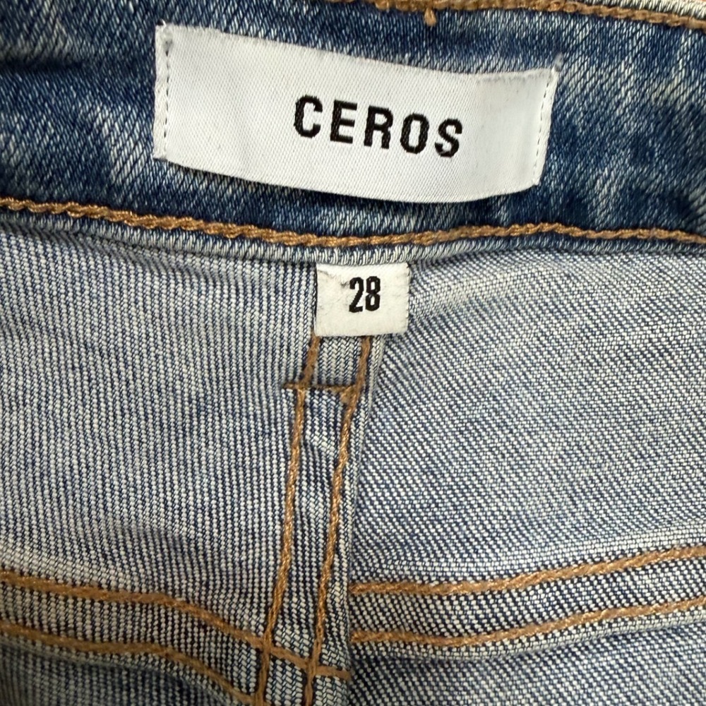 Ceros Distressed Straight Leg Jeans Light Wash Raw Hem Blue Denim‎ Size 28 - Picture 3 of 6
